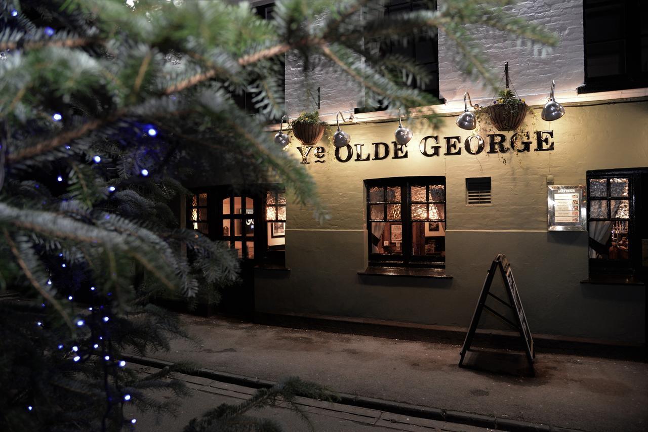 Old George Colnbrook Екстериор снимка